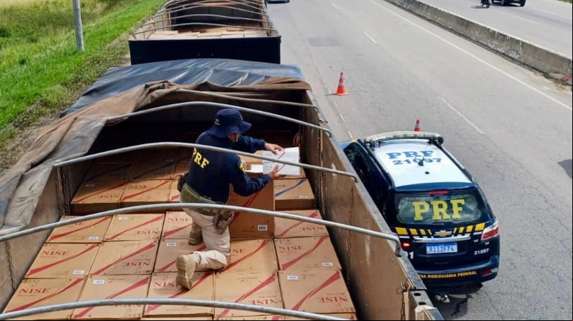 Carga de cigarros apreendida na BR-222
